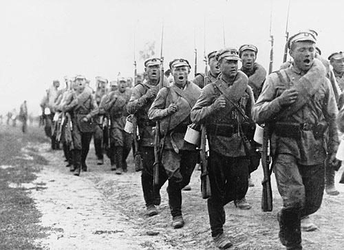 Марширующие солдаты РККА