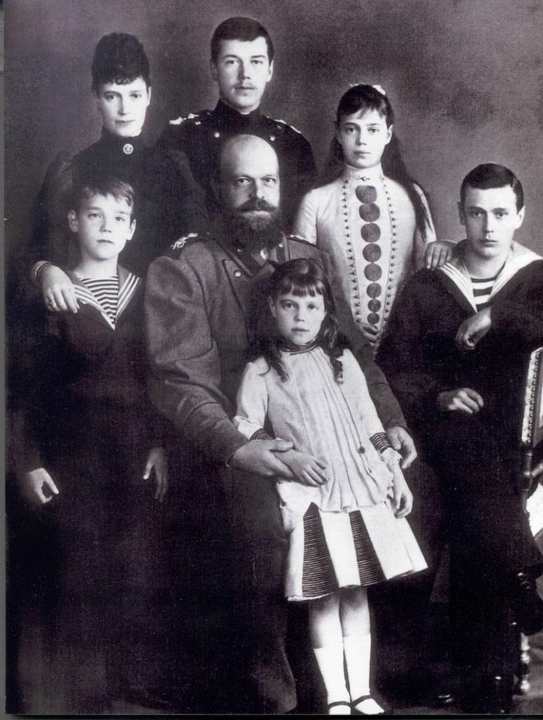 Александр 3 с семьей