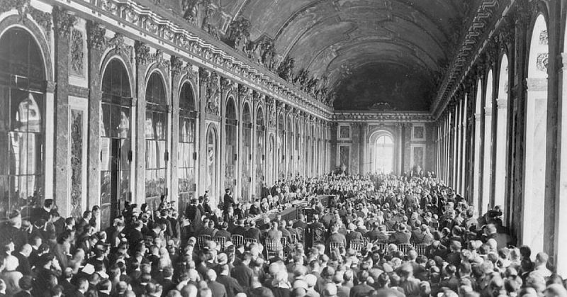 Версаль во время подписания договора