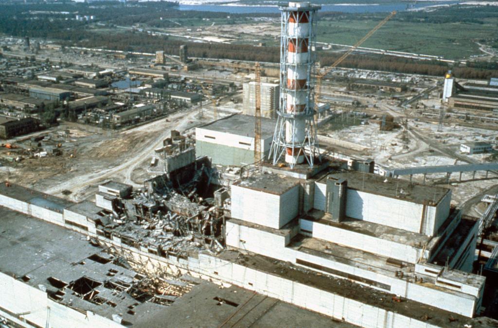 Взорванный реактор Чернобыльской АЭС