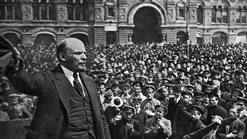 Владимир Ильич Ленин с народом