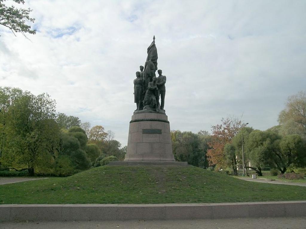Памятник молодогвардейцам в Краснодоне