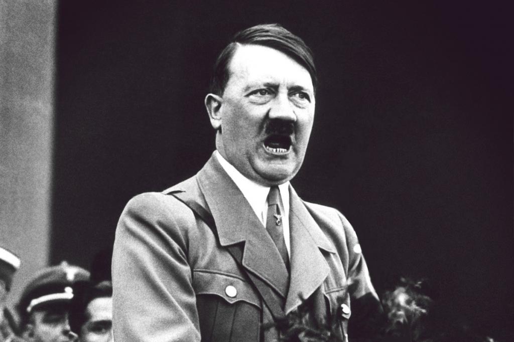 Глава третьего рейха Гитлер